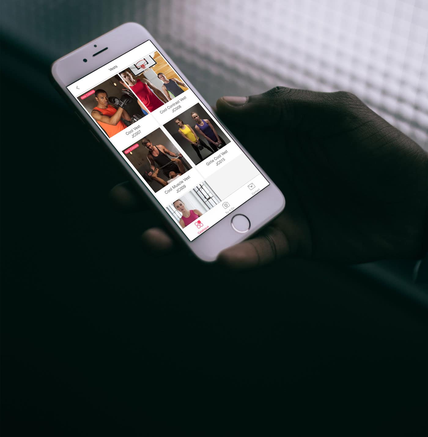 Someone holding the AWDis App